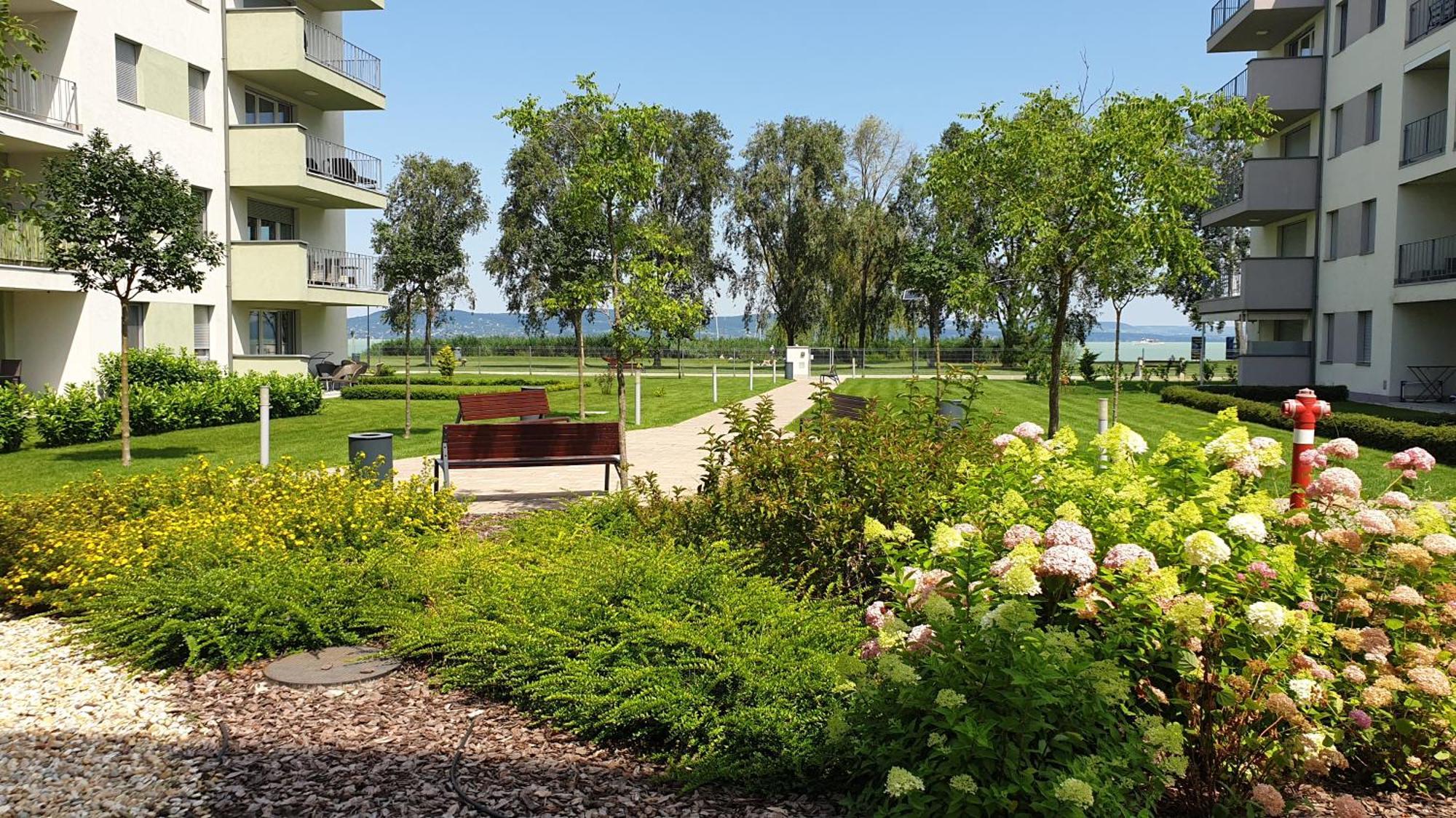 Lelle Resort B21 Balatonlelle Exteriör bild