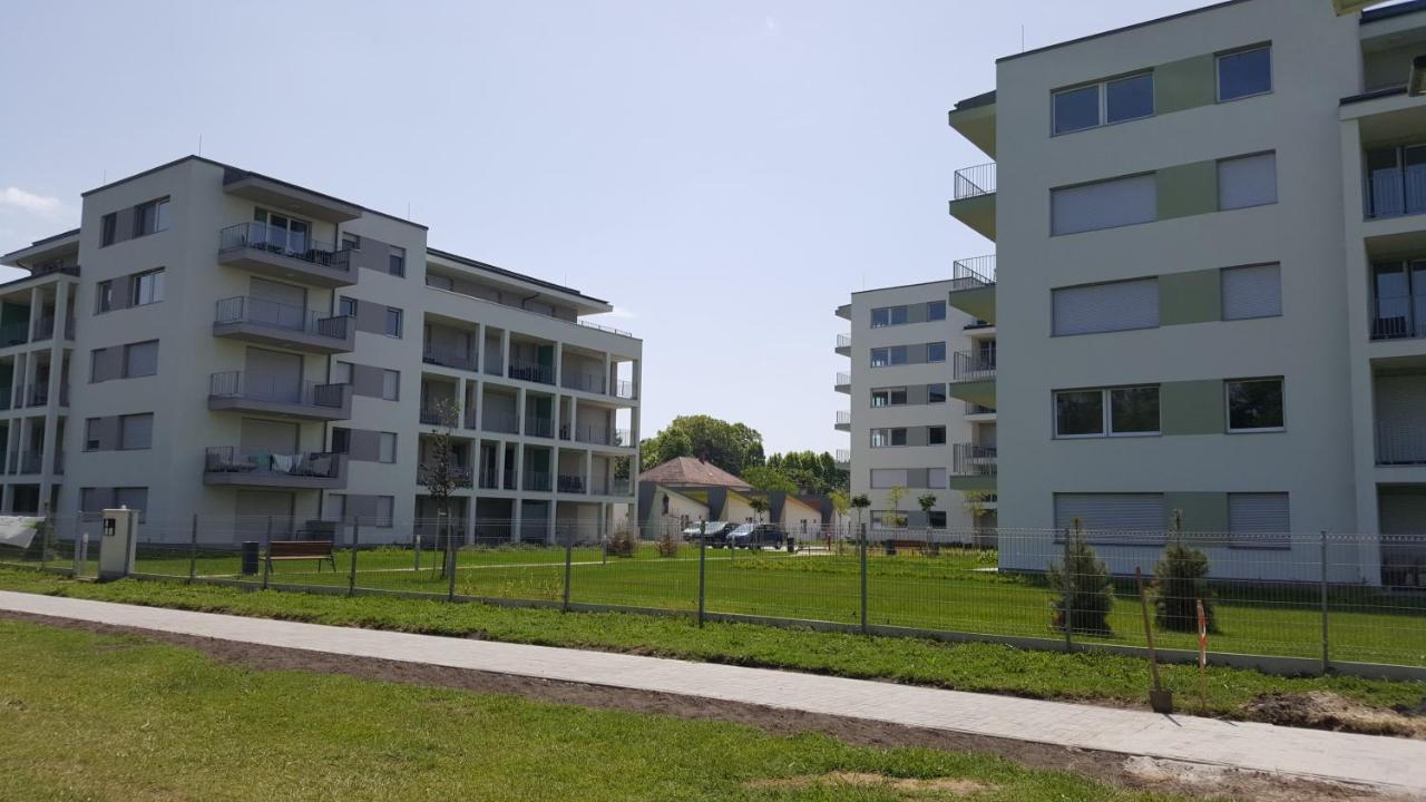 Lelle Resort B21 Balatonlelle Exteriör bild